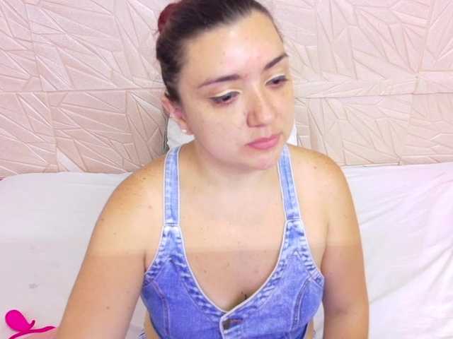 kinky-redhead18 live cam on BongaCams