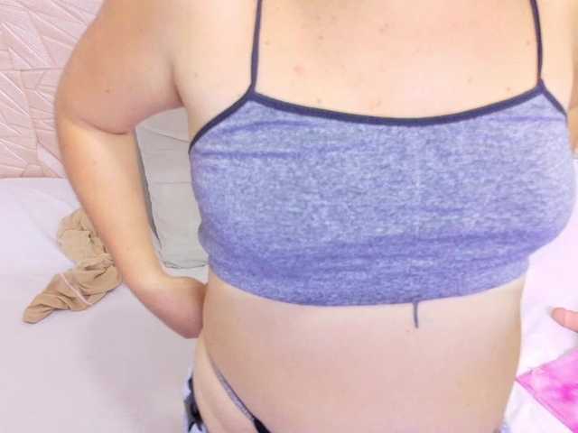 kinky-redhead18 live cam on BongaCams