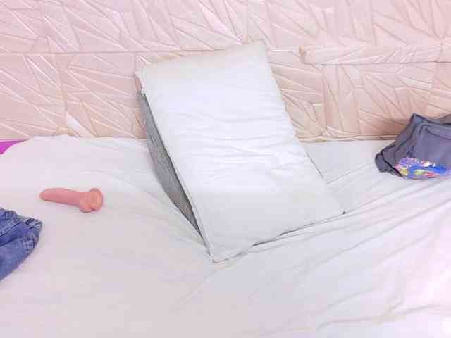 kinky-redhead18 webcam