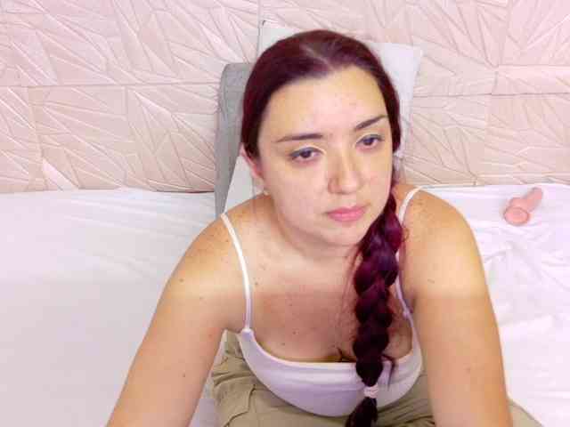 kinky-redhead18 webcam