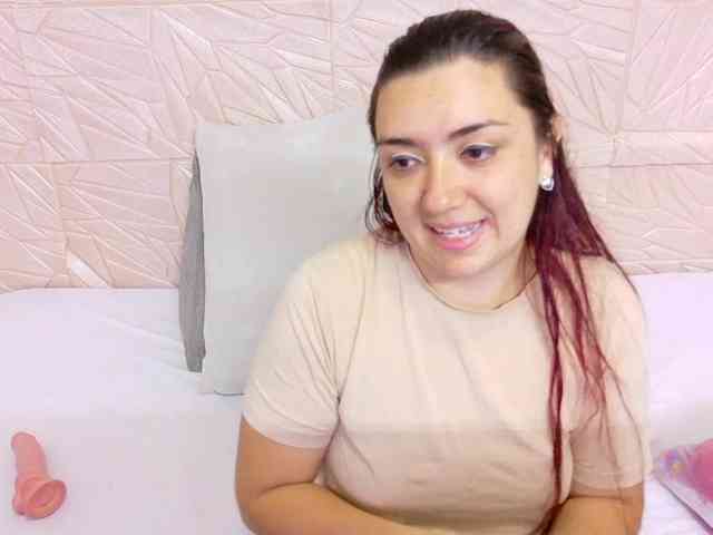 kinky-redhead18 webcam