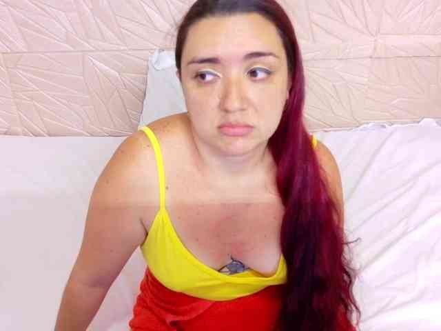 kinky-redhead18 webcam