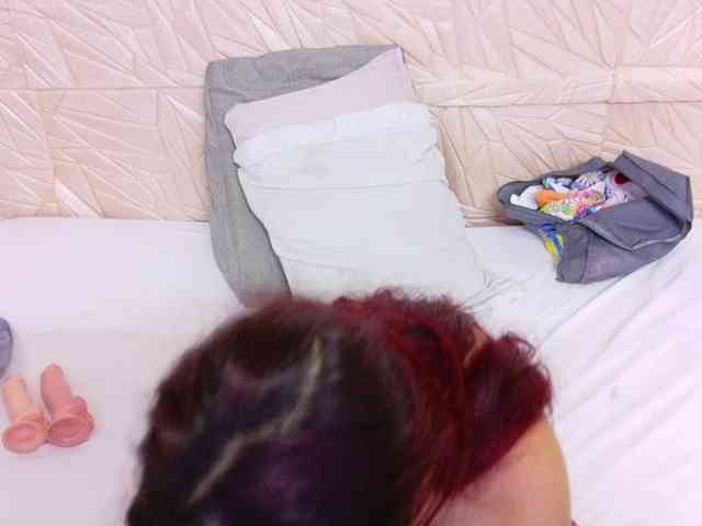 kinky-redhead18 webcam