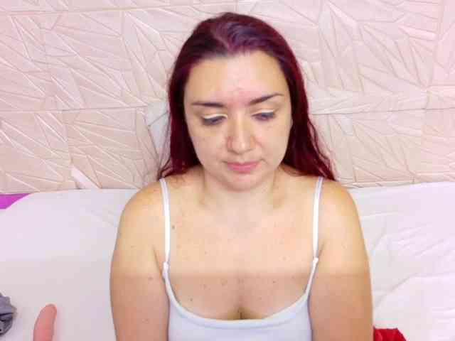 kinky-redhead18 webcam