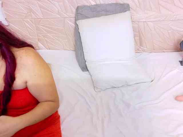 kinky-redhead18 webcam