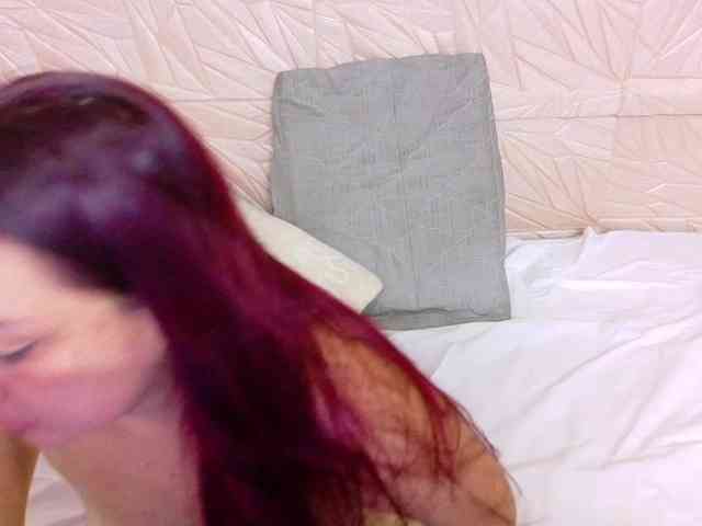 Modelo: kinky-redhead18
