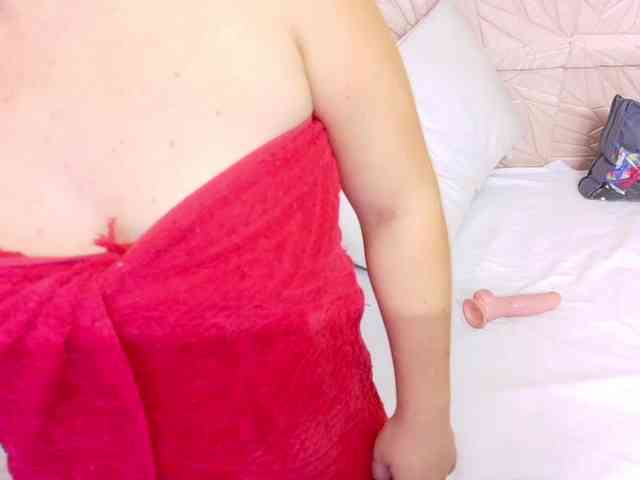kinky-redhead18 webcam