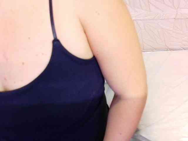 kinky-redhead18 webcam