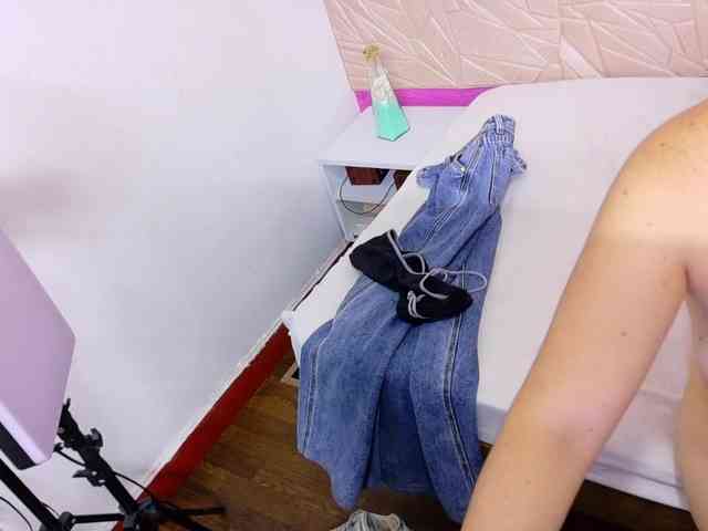 kinky-redhead18 webcam