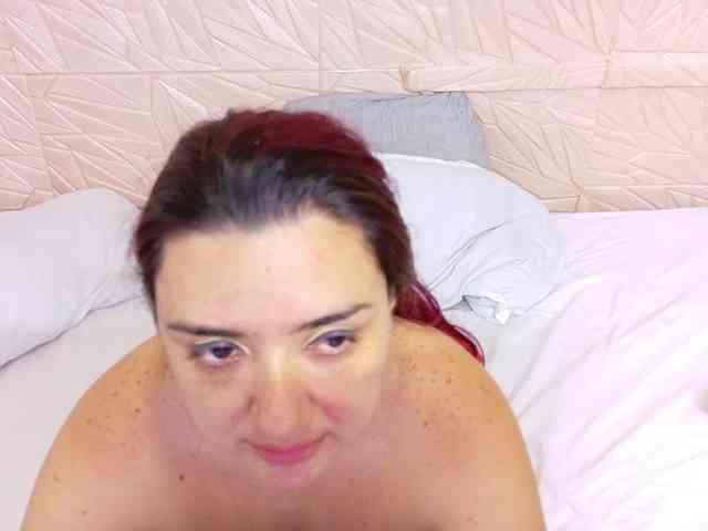 kinky-redhead18 webcam