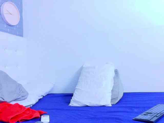 kinky-redhead18 webcam