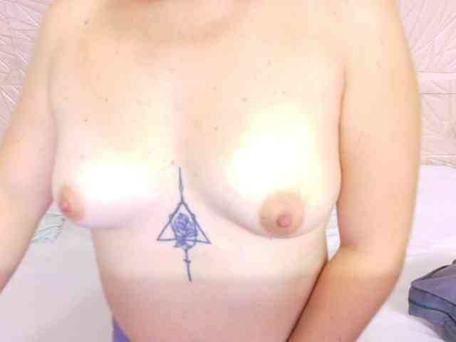 kinky-redhead18 webcam