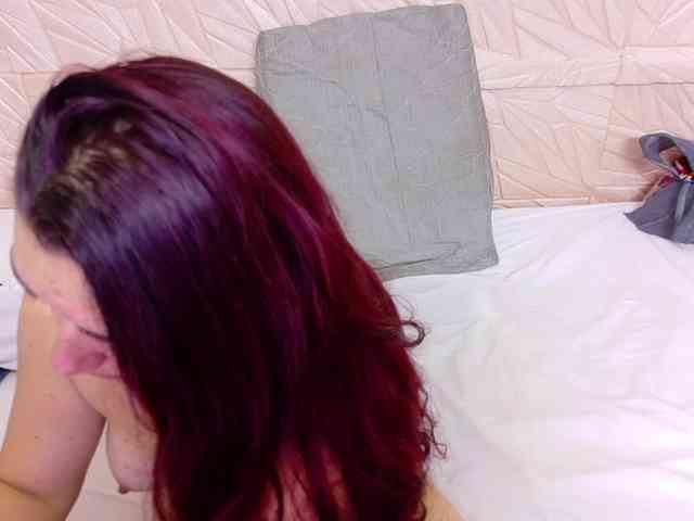 kinky-redhead18 Live Webcam on BongaCams