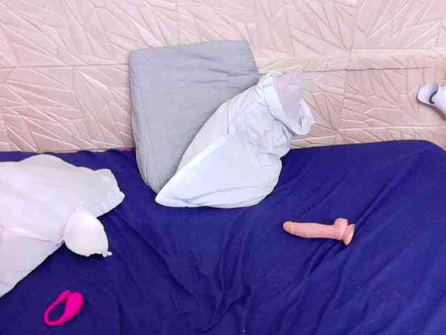 kinky-redhead18 webcam