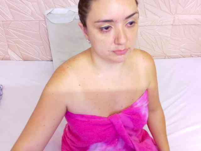 kinky-redhead18 webcam