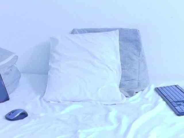 kinky-redhead18 webcam