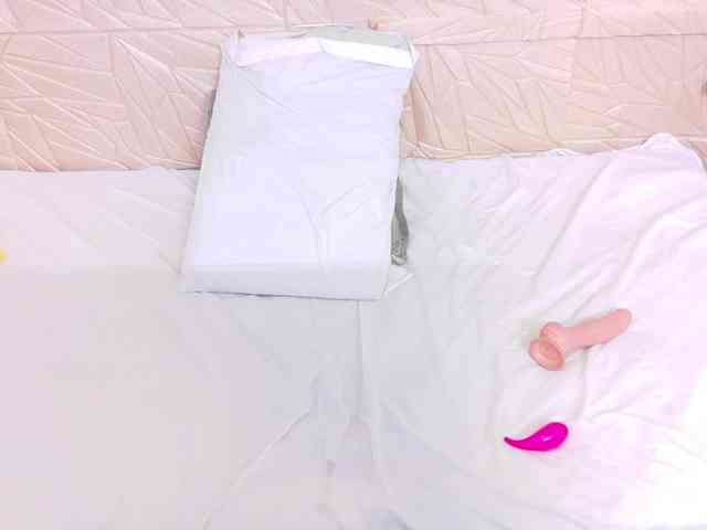 kinky-redhead18 webcam