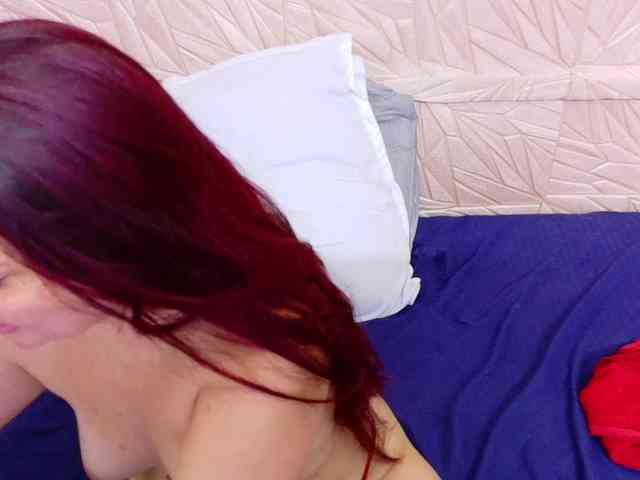 kinky-redhead18 webcam