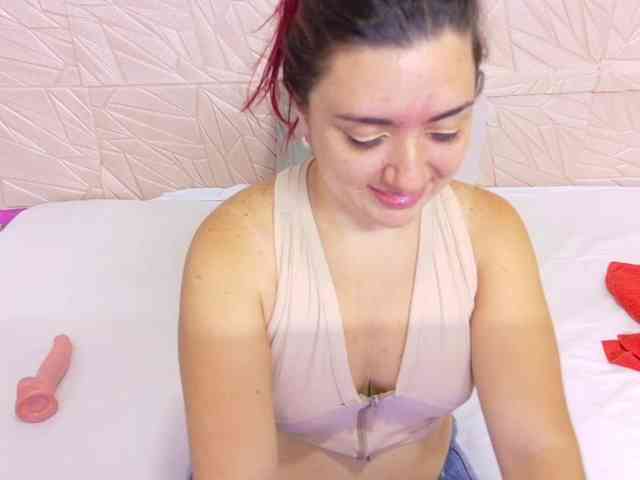 kinky-redhead18 webcam