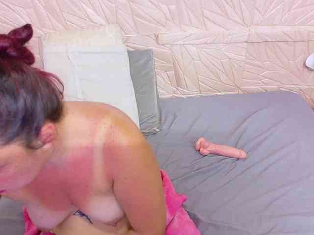 kinky-redhead18 webcam