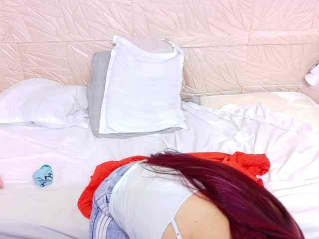 kinky-redhead18 webcam