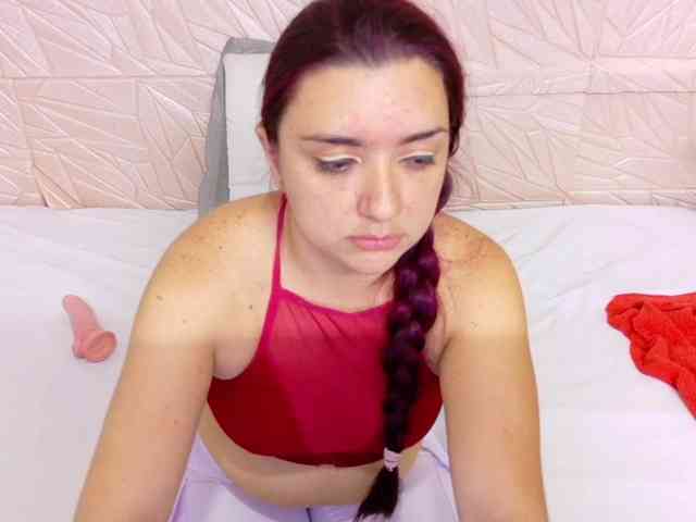 kinky-redhead18 webcam