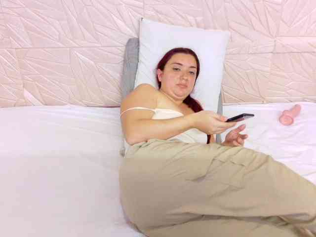 kinky-redhead18 webcam