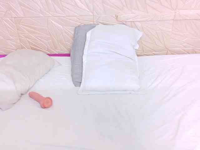 kinky-redhead18 webcam