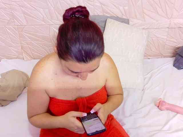 kinky-redhead18 webcam