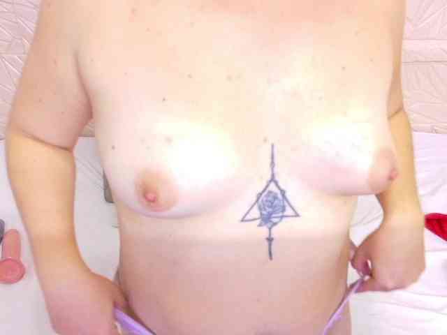 kinky-redhead18 webcam