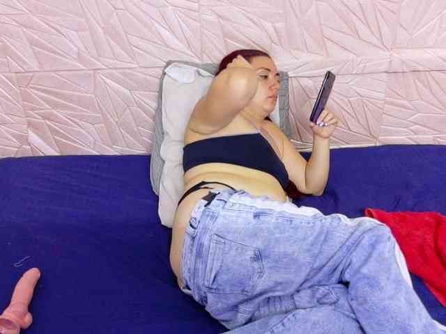 kinky-redhead18 webcam