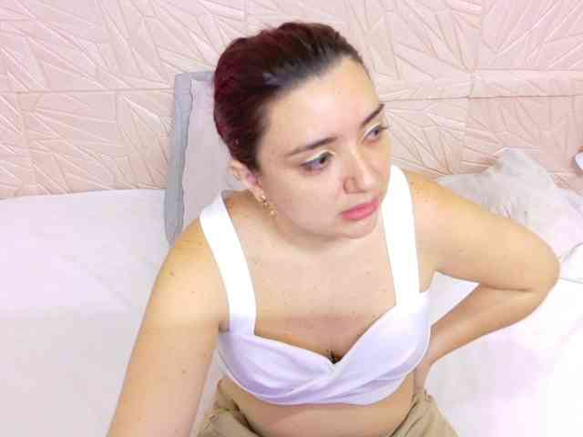 kinky-redhead18 webcam