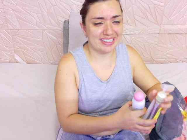 kinky-redhead18's live room