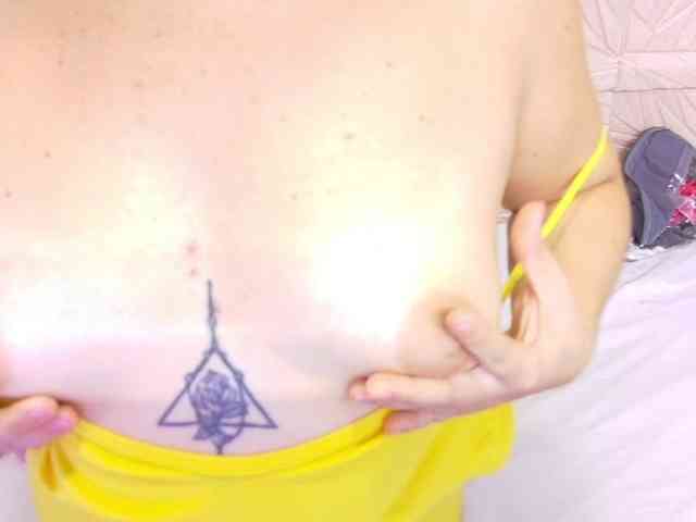 kinky-redhead18 webcam
