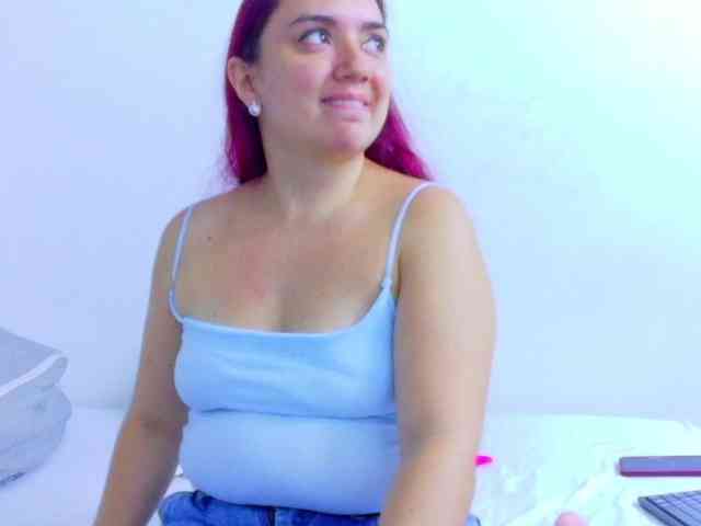 kinky-redhead18 webcam