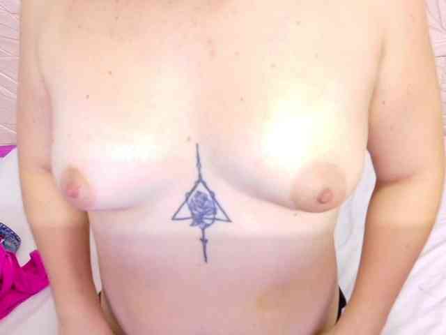 kinky-redhead18 webcam