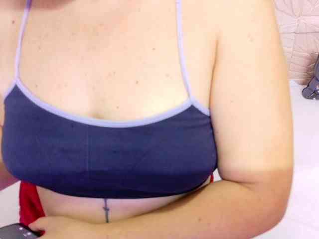 kinky-redhead18 webcam