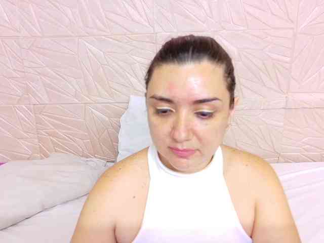 kinky-redhead18 webcam