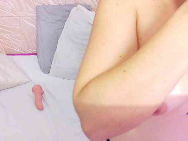 kinky-redhead18 webcam