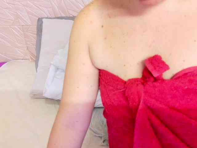 kinky-redhead18 webcam