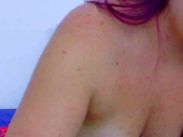 kinky-redhead18 webcam