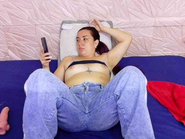 Modelo: kinky-redhead18