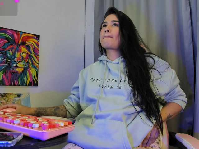 allisonlove69 live cam on BongaCams