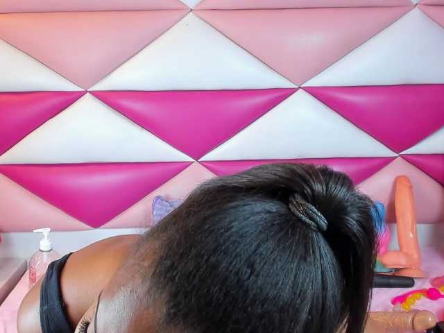 AngeyaPetite live cam on BongaCams