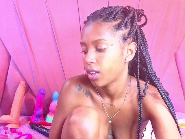 AngeyaPetite live cam on BongaCams