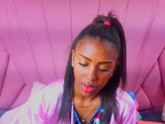 AngeyaPetite live cam on BongaCams