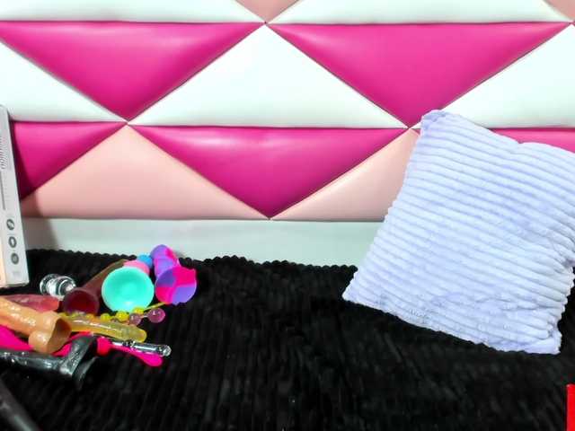 AngeyaPetite live cam preview