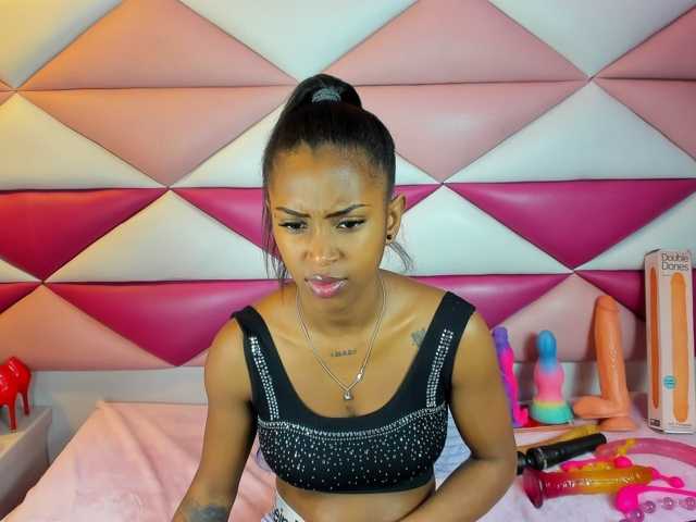 AngeyaPetite live cam on BongaCams