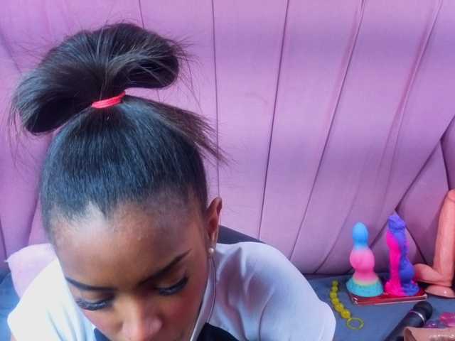 AngeyaPetite live cam on BongaCams