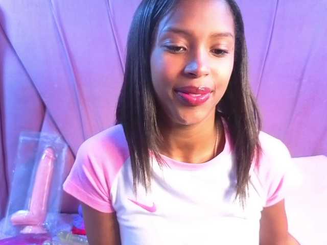 AngeyaPetite live cam on BongaCams